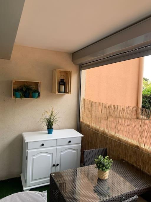 Chaleureux Appartement Face Au Port Sta Lucia, Tout A Pieds, Wifi Saint-Raphael  Exterior photo
