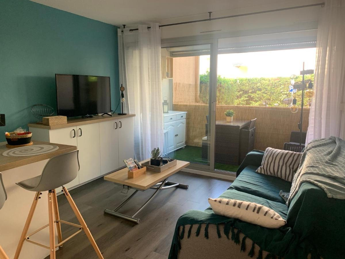 Chaleureux Appartement Face Au Port Sta Lucia, Tout A Pieds, Wifi Saint-Raphael  Exterior photo