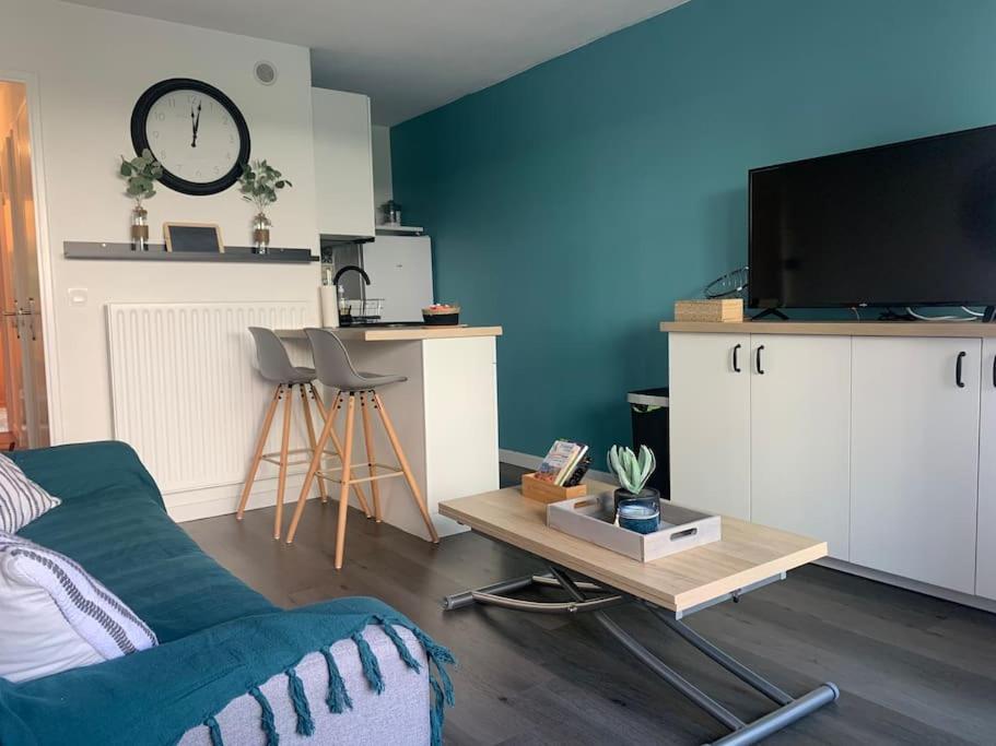 Chaleureux Appartement Face Au Port Sta Lucia, Tout A Pieds, Wifi Saint-Raphael  Exterior photo