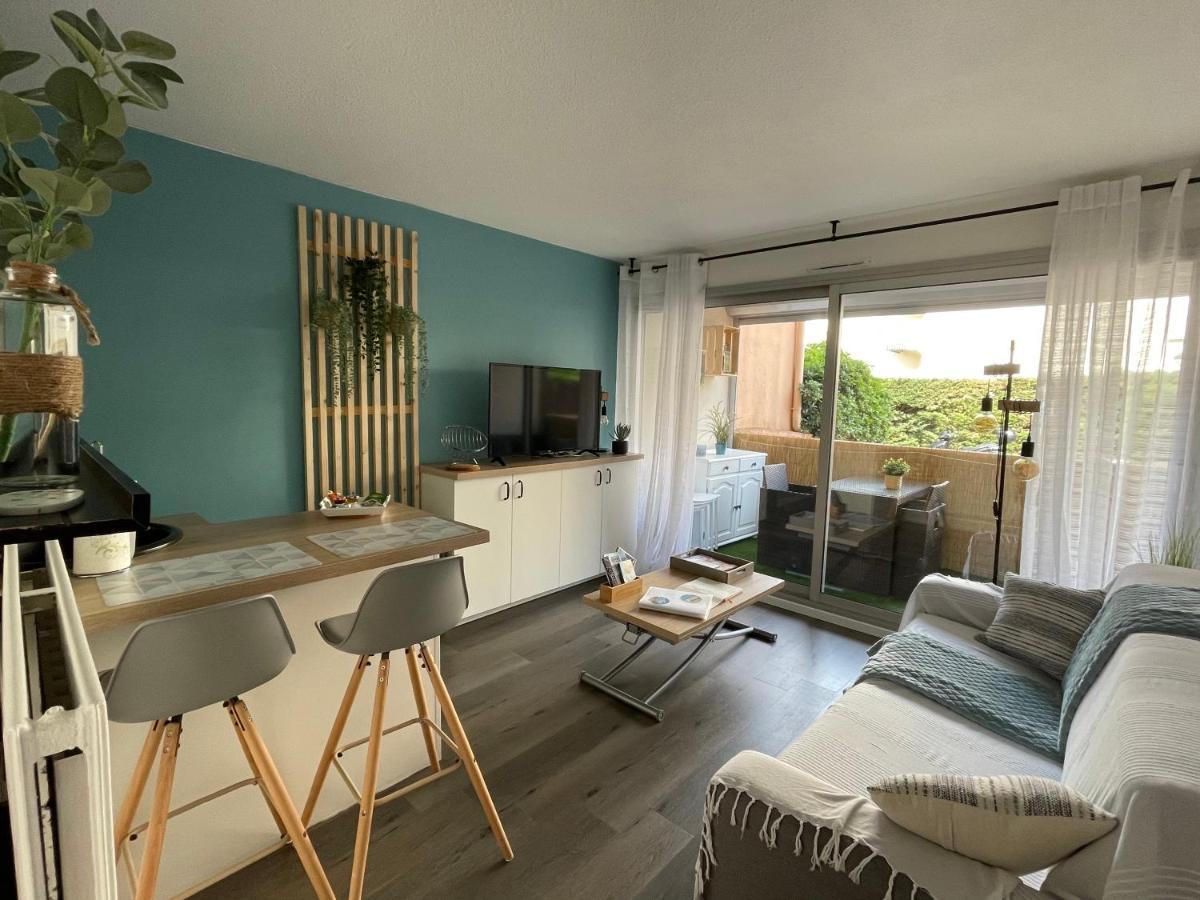 Chaleureux Appartement Face Au Port Sta Lucia, Tout A Pieds, Wifi Saint-Raphael  Exterior photo